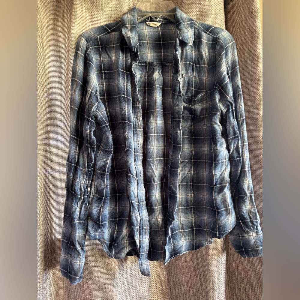 Aeropostale Navy and White Plaid Casual Flannel